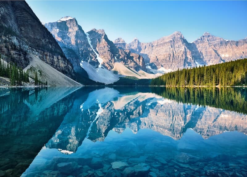 Turquoise lake and mountains in Banff, Canada